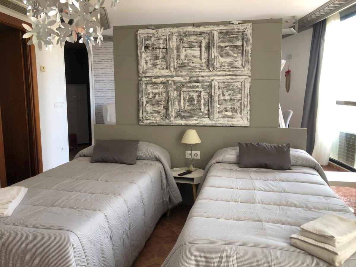 Apartamentos Los Angeles Alcaniz Ngoại thất bức ảnh