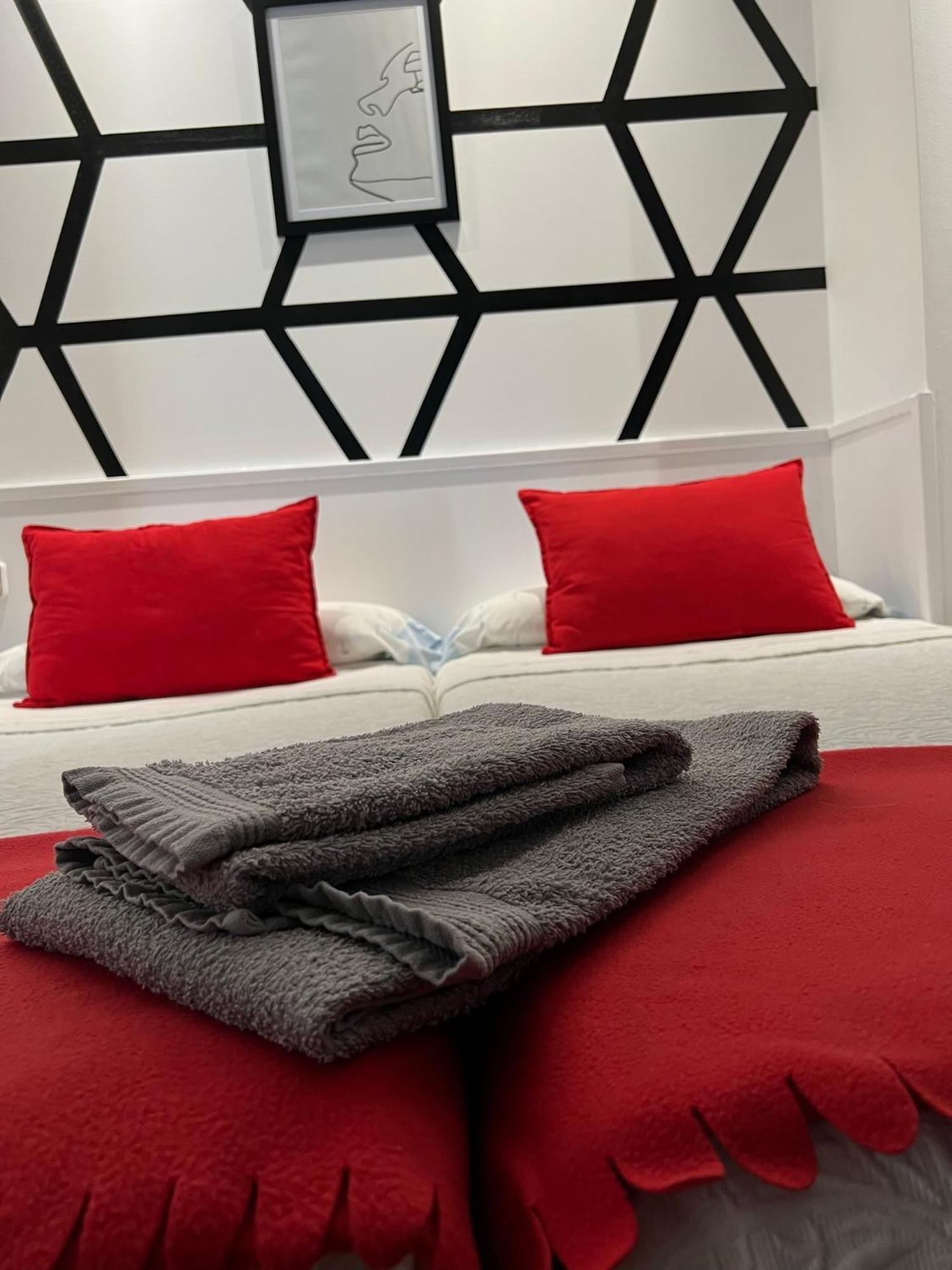 Apartamentos Los Angeles Alcaniz Ngoại thất bức ảnh